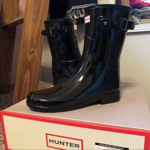 Short black gloss hunter boots